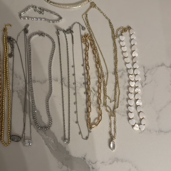 Huge lot of Kendra Scott Jewelry - Picture 5 of 6